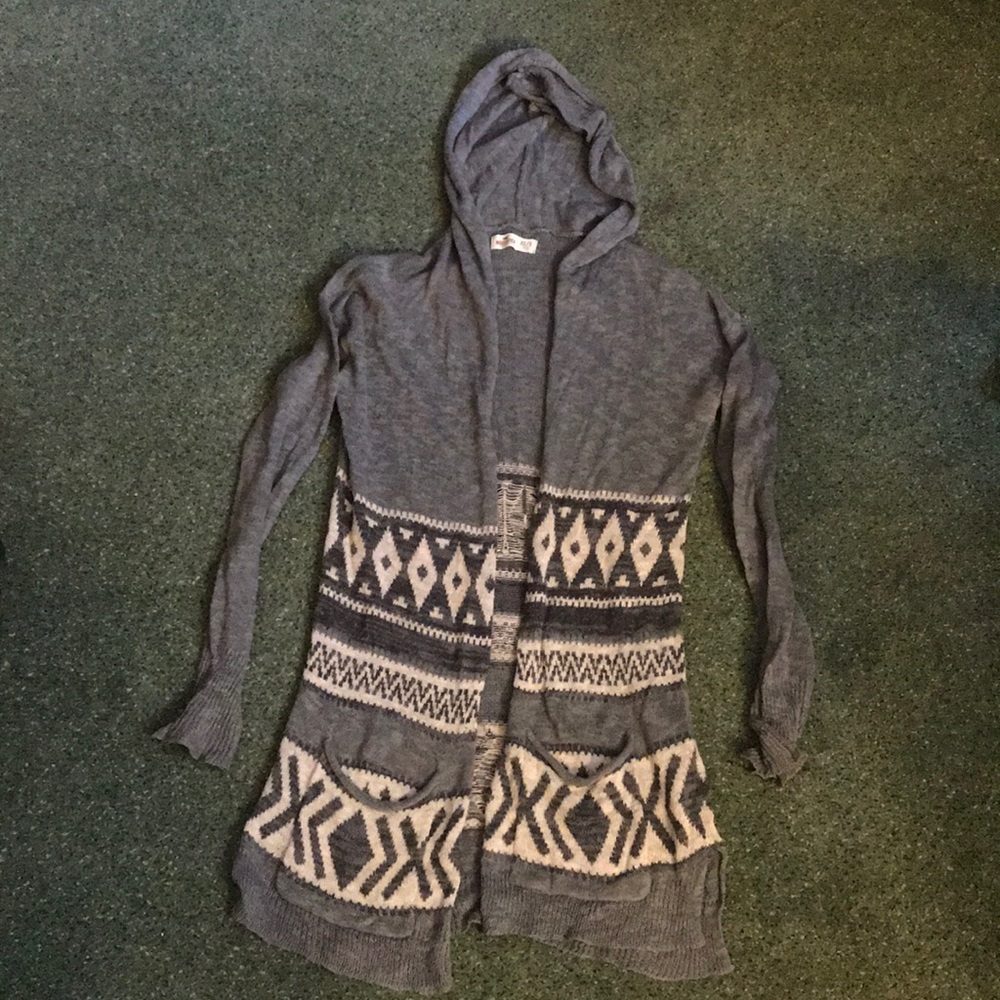 Gray/White cardigan sweater